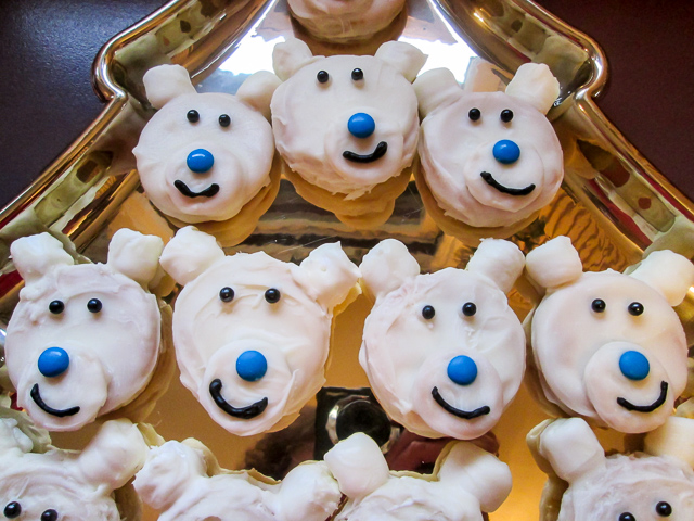Polar Bear Cookies and Warm Christmas Wishes